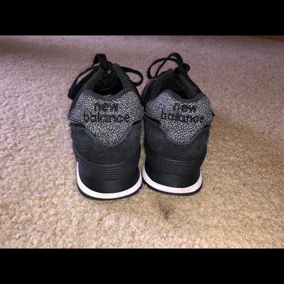 New Balance Classics (sz 8) black in color - Picture 2 of 3